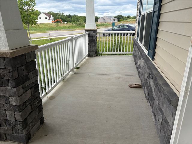 38 Kingsbarn Road, Henrietta, NY 14586