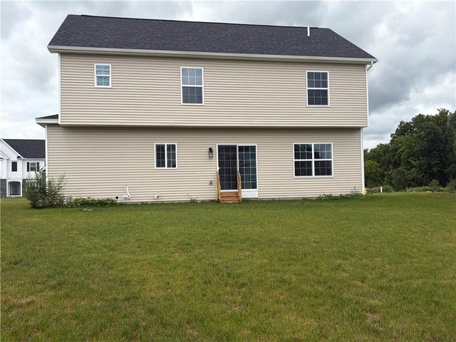 38 Kingsbarn Road, Henrietta, NY 14586