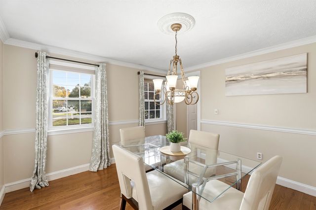 10 Judith Lane, Derry, NH 03038