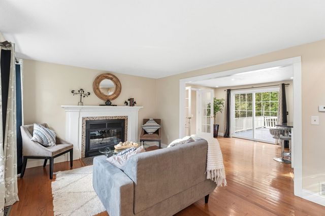 10 Judith Lane, Derry, NH 03038