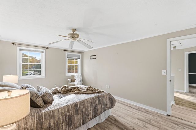 10 Judith Lane, Derry, NH 03038