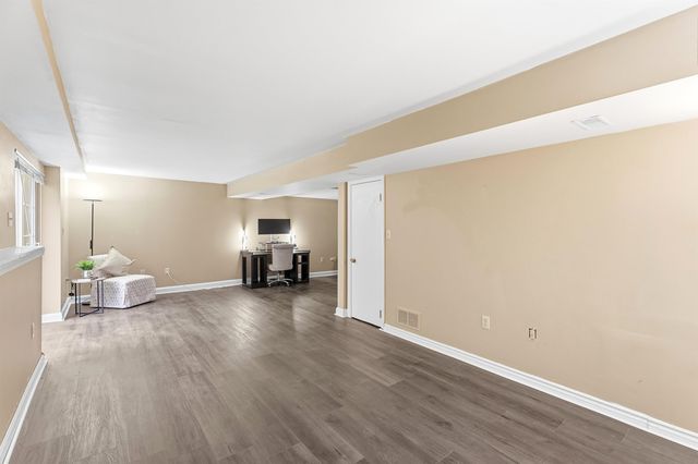 10 Judith Lane, Derry, NH 03038