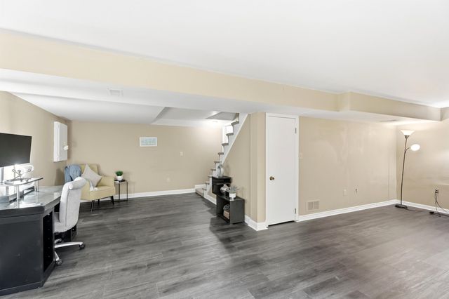 10 Judith Lane, Derry, NH 03038