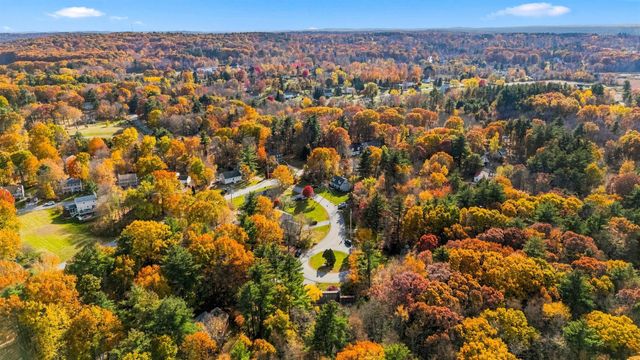 10 Judith Lane, Derry, NH 03038