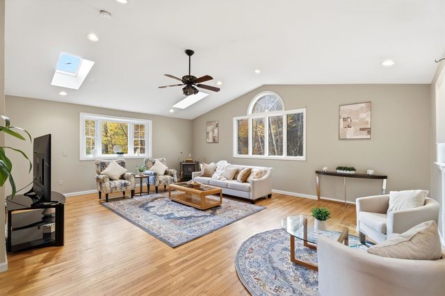 10 Judith Lane, Derry, NH 03038