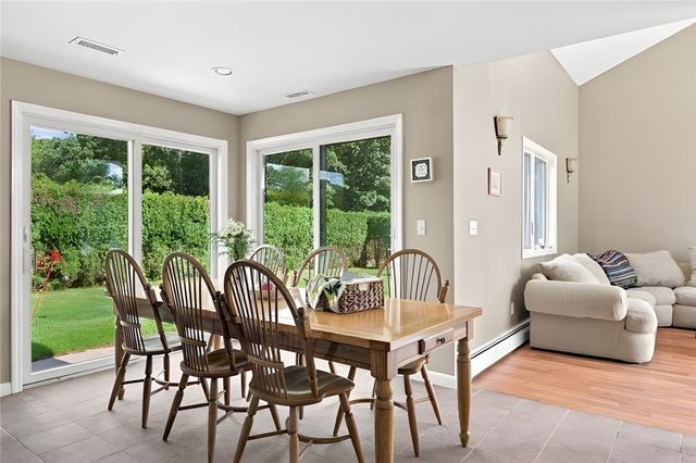 8 Lake View Court, Johnston, RI 02919