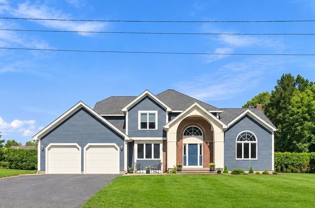 8 Lake View Court, Johnston, RI 02919