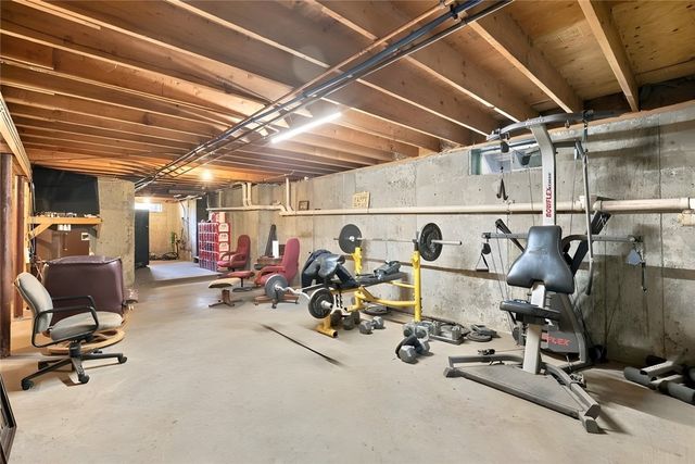 8 Lake View Court, Johnston, RI 02919