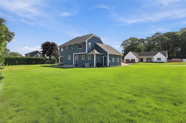 8 Lake View Court, Johnston, RI 02919