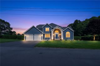 8 Lake View Court, Johnston, RI 02919