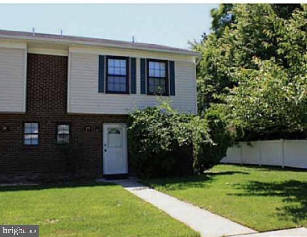 25 DRISCOLL RD, North Brunswick, NJ 08902