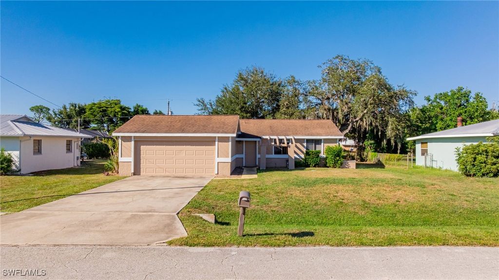 7241 Lobelia RD, Fort Myers, FL 33967