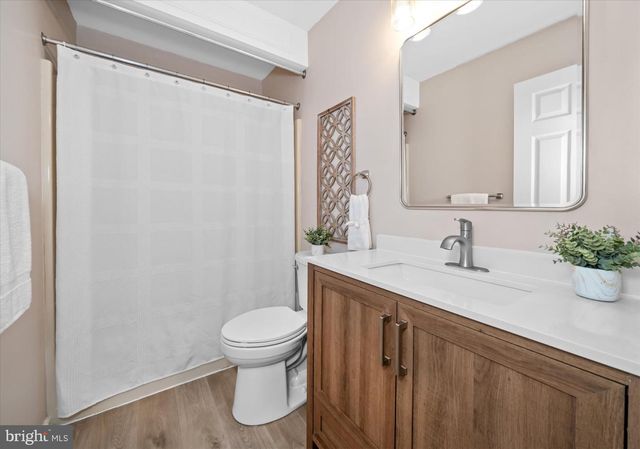 237 BEAU TREE DR, Wilmington, DE 19810