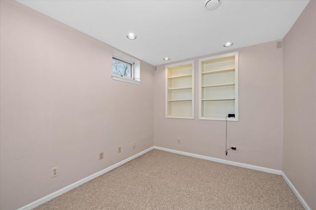 237 BEAU TREE DR, Wilmington, DE 19810