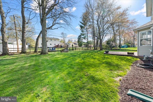 237 BEAU TREE DR, Wilmington, DE 19810