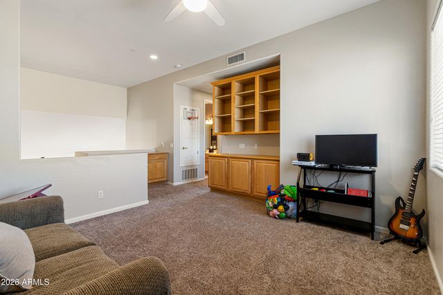 5219 E HASHKNIFE Road, Phoenix, AZ 85054