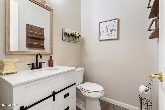 5219 E HASHKNIFE Road, Phoenix, AZ 85054