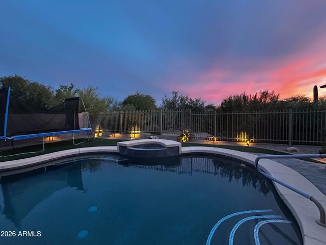5219 E HASHKNIFE Road, Phoenix, AZ 85054
