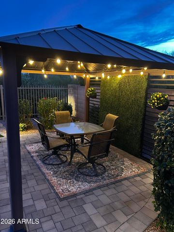 5219 E HASHKNIFE Road, Phoenix, AZ 85054