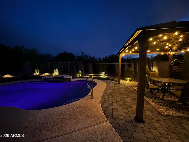 5219 E HASHKNIFE Road, Phoenix, AZ 85054