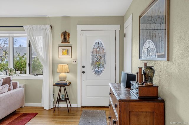 228 8th Street, Bethpage, NY 11714