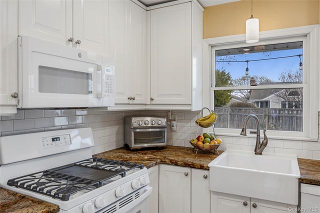 228 8th Street, Bethpage, NY 11714