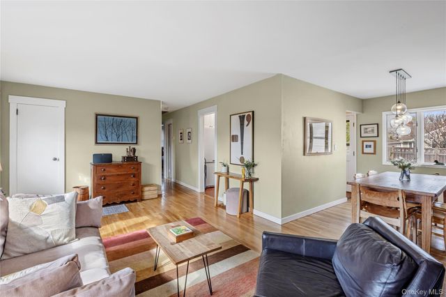 228 8th Street, Bethpage, NY 11714