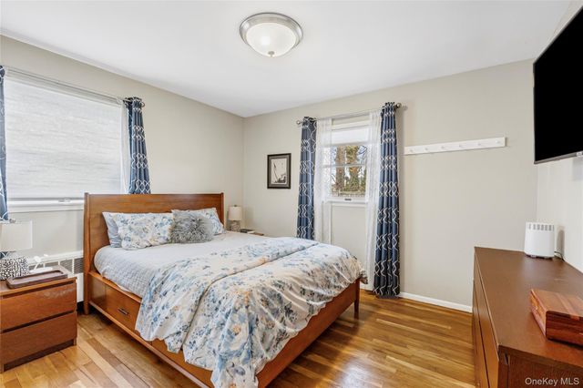 228 8th Street, Bethpage, NY 11714