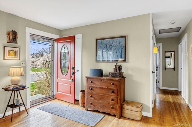 228 8th Street, Bethpage, NY 11714