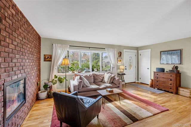 228 8th Street, Bethpage, NY 11714