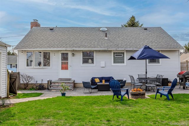 228 8th Street, Bethpage, NY 11714