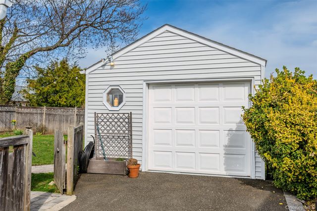 228 8th Street, Bethpage, NY 11714