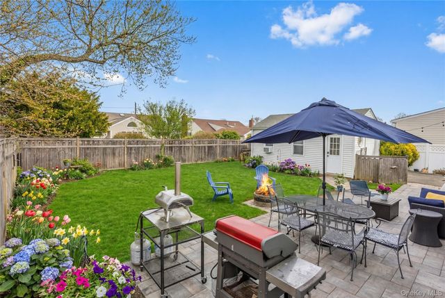 228 8th Street, Bethpage, NY 11714