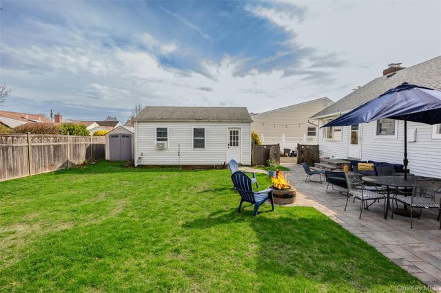 228 8th Street, Bethpage, NY 11714