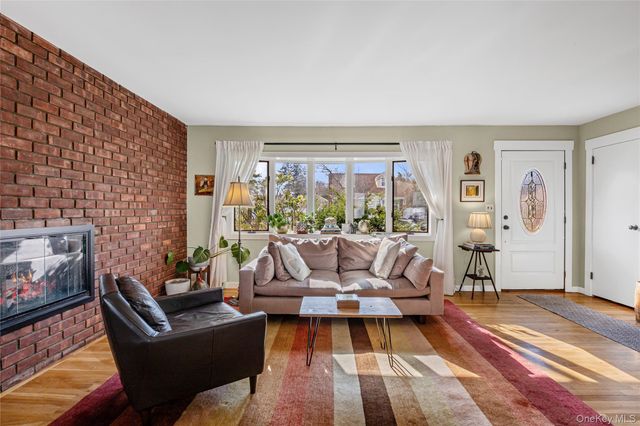 228 8th Street, Bethpage, NY 11714