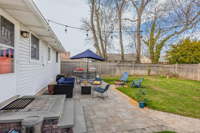 228 8th Street, Bethpage, NY 11714