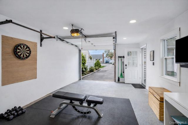 228 8th Street, Bethpage, NY 11714