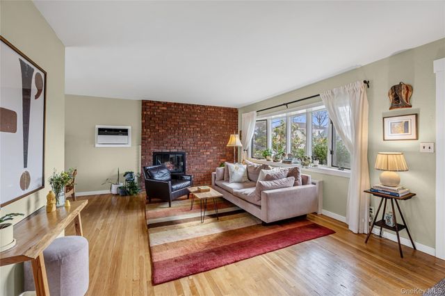 228 8th Street, Bethpage, NY 11714