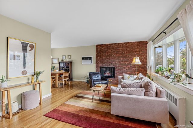 228 8th Street, Bethpage, NY 11714