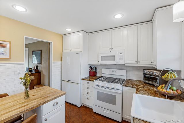 228 8th Street, Bethpage, NY 11714