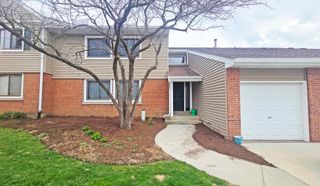 111 Autumn Court 111, Buffalo Grove, IL 60089