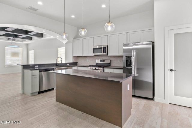 10717 Drew Pearson Drive, El Paso, TX 79924