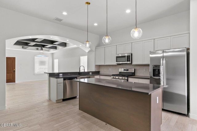 10717 Drew Pearson Drive, El Paso, TX 79924