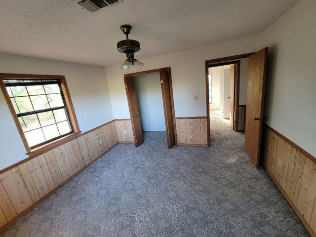 1046 Lutonsky Road, Fayetteville, TX 78940