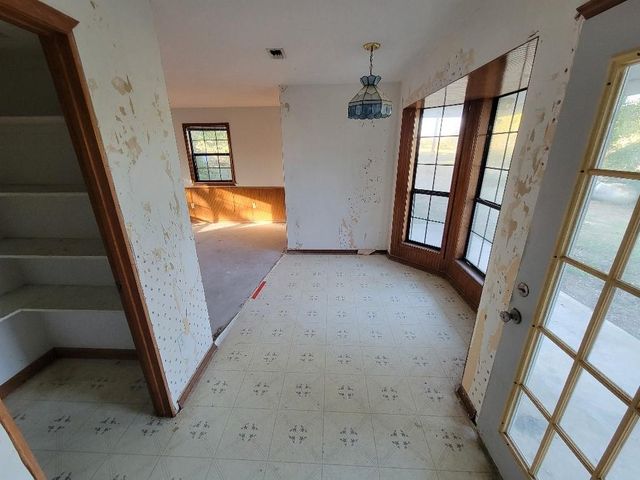 1046 Lutonsky Road, Fayetteville, TX 78940