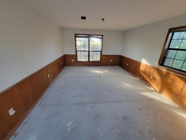 1046 Lutonsky Road, Fayetteville, TX 78940