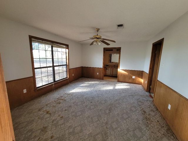 1046 Lutonsky Road, Fayetteville, TX 78940