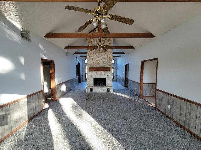 1046 Lutonsky Road, Fayetteville, TX 78940