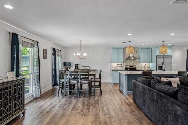 213 N Oaks Drive, Grand Saline, TX 75140