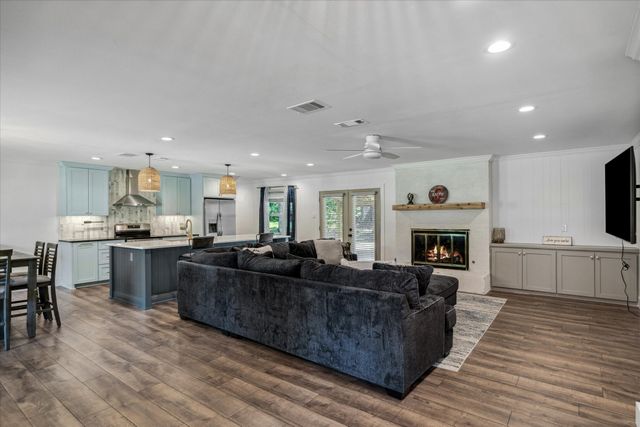 213 N Oaks Drive, Grand Saline, TX 75140